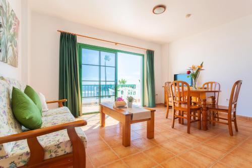 Apartamentos Los Quiqueres Пуэрто дель Кармен Экстерьер фото