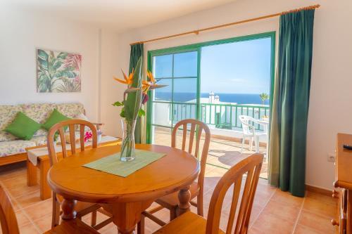 Apartamentos Los Quiqueres Пуэрто дель Кармен Экстерьер фото